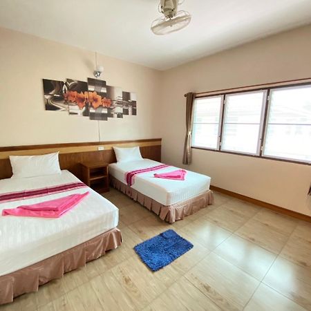 Lotus Hostel Beach Тау Экстерьер фото